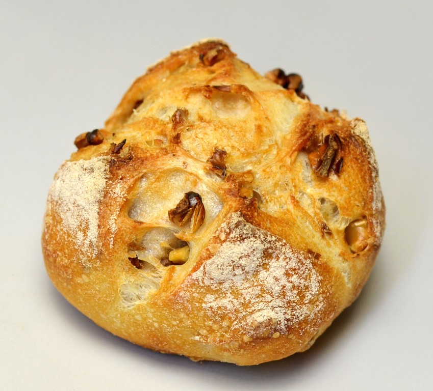 リュスティック・くるみ（フランスパン）のパン画像