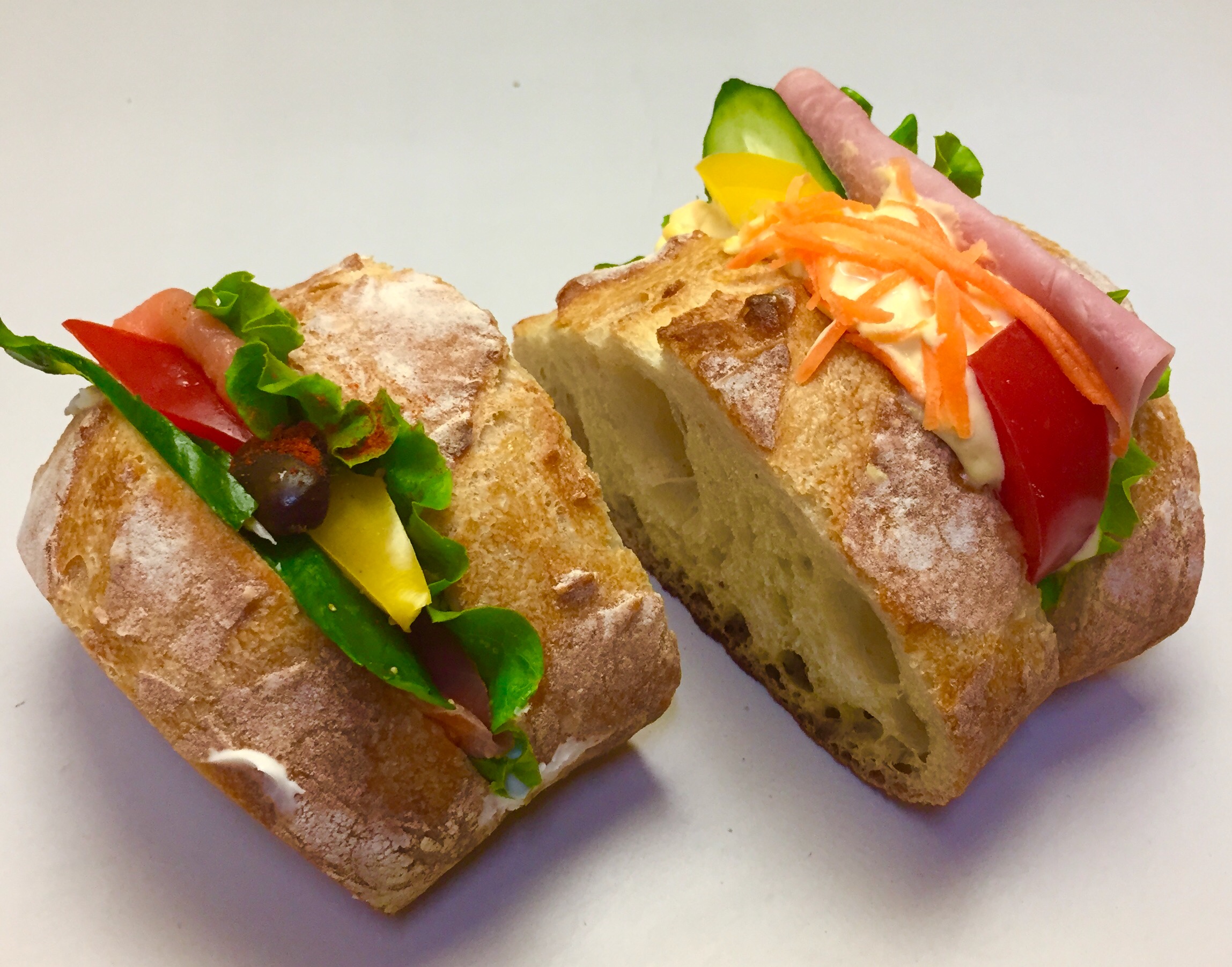 パンフランスのサンドイッチ（スモークサーモン＆ハム玉子）のパン画像